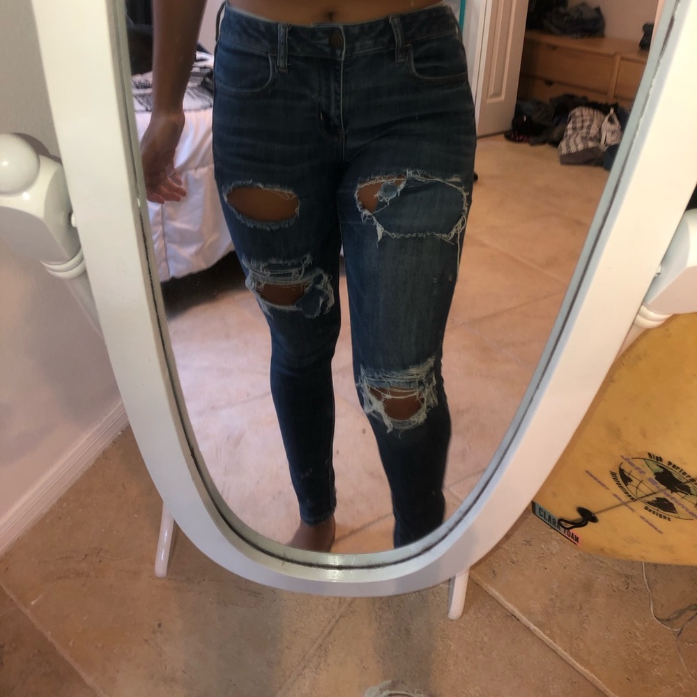 AMERICAN EAGLE ripped jeggings